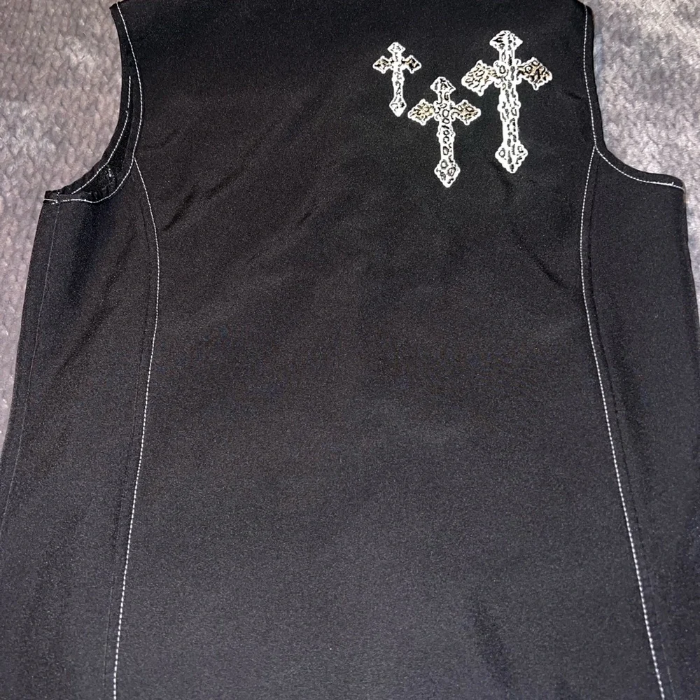 Girls Black Vest with Leopard Cross Design - Picture 4 of 6